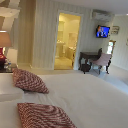 Oda ve Kahvaltı Parc De Launay 3*